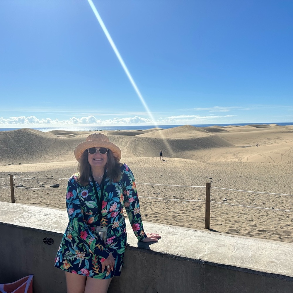 Meet your Posher, Rena